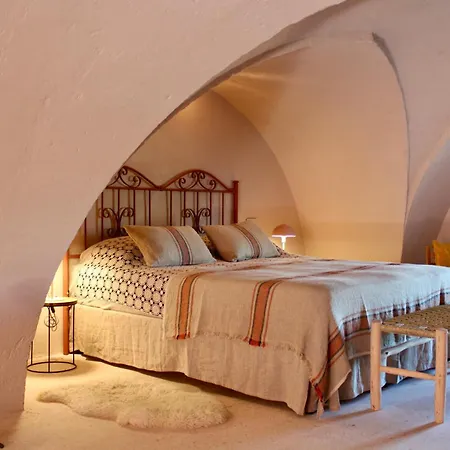 Antica Masseria Le Monache Hotel *