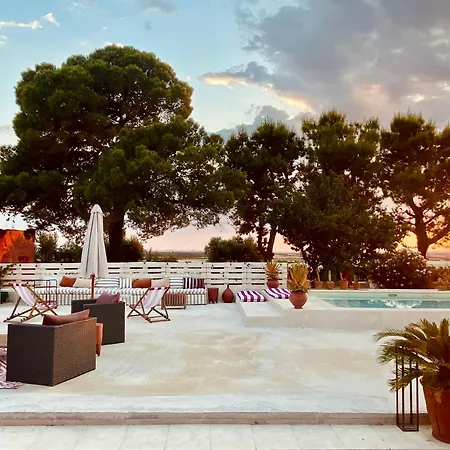 Antica Masseria Le Monache 格罗塔列