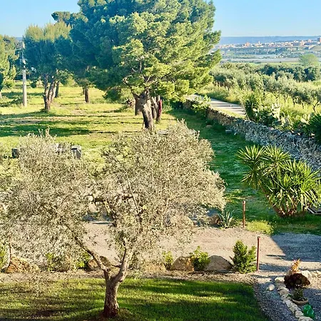 Antica Masseria Le Monache 3* 格罗塔列